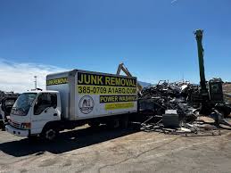 Best Attic Cleanout  in Meadow Oaks, FL
